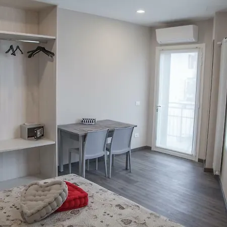 Lägenhetshotell Casa Delle Ginestre Bike Sanremo