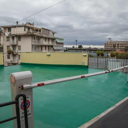 Lägenhetshotell Casa Delle Ginestre Bike Sanremo
