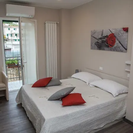 Lägenhetshotell Casa Delle Ginestre Bike Sanremo