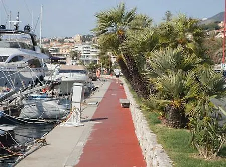 Lägenhetshotell Casa Delle Ginestre Bike Sanremo