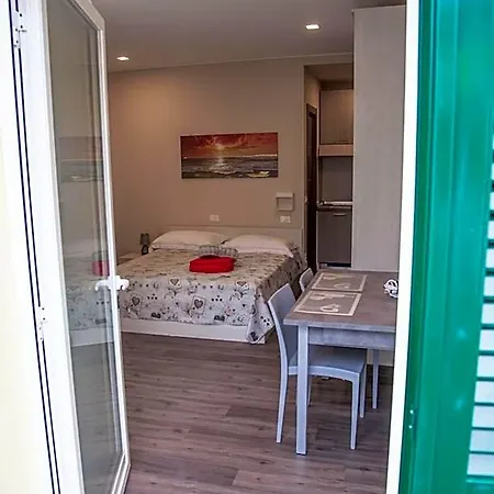 Casa Delle Ginestre Bike מלון דירות 3*