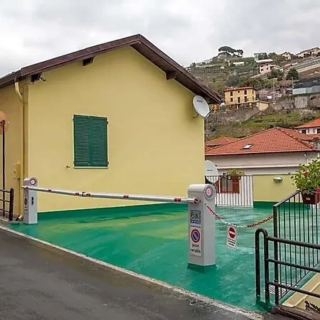 Casa Delle Ginestre Bike 3* سانريمو